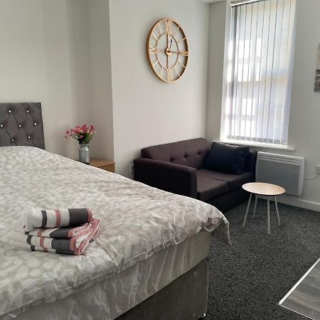 Bv Comfy Budget Studio At Quebec Street Bradford Bradford  Dış mekan fotoğraf