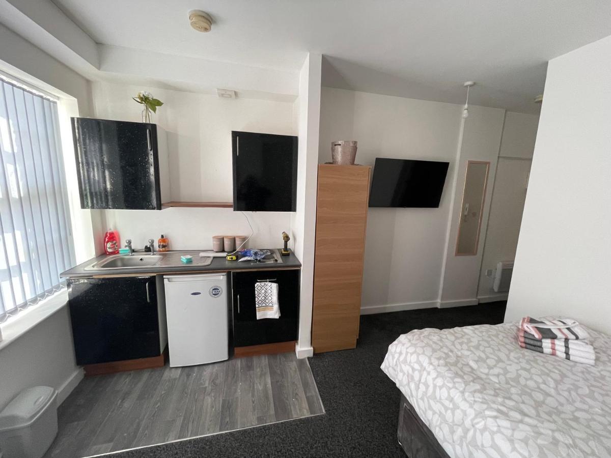 Bv Comfy Budget Studio At Quebec Street Bradford Bradford  Dış mekan fotoğraf